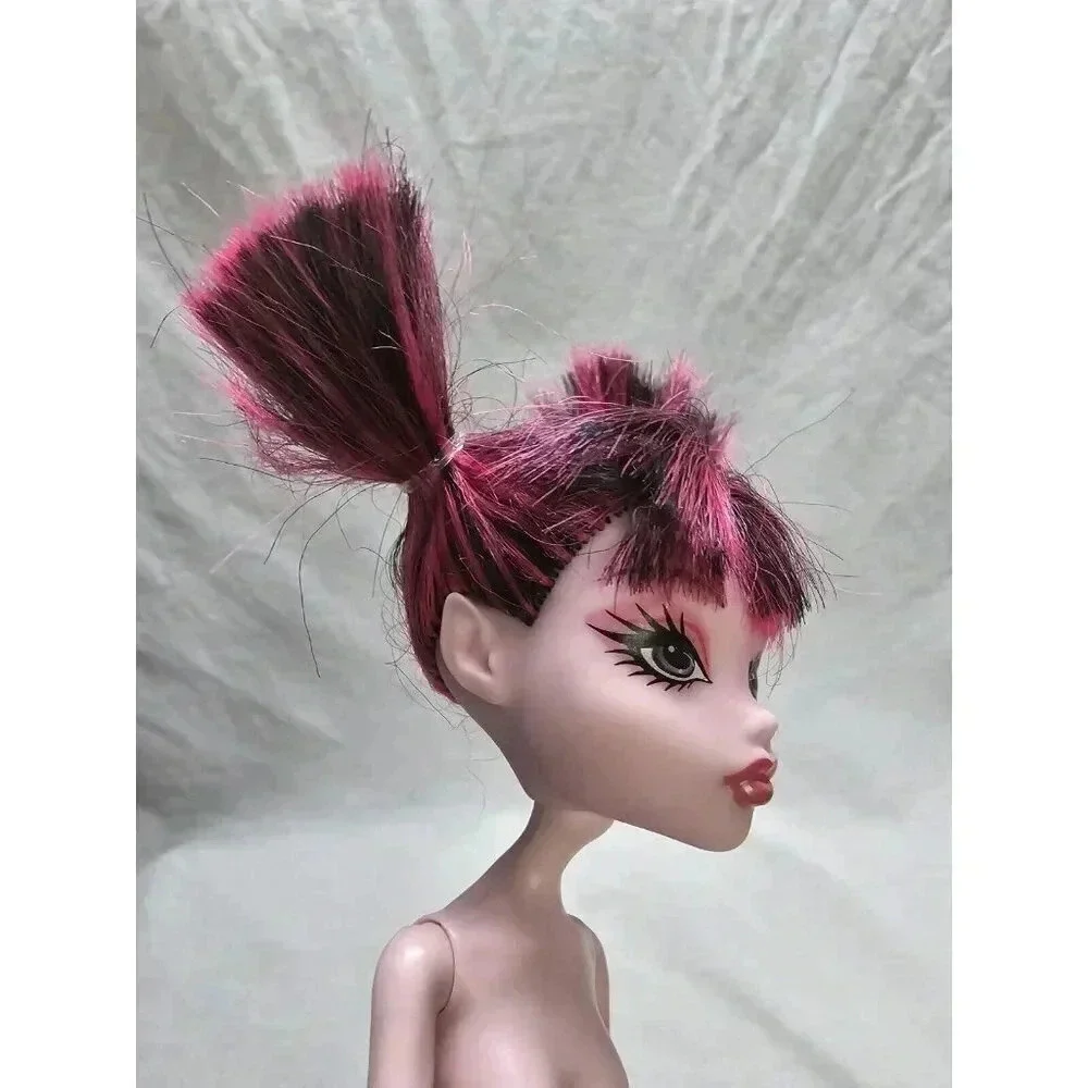 Monster High Dead Tired DRACULAURA Doll- Two Right Hands- Nude- READ - Picture 4 of 11